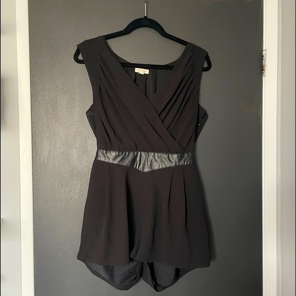 Silence + Noise Black Chiffon Romper with Leather Trim - Size 4 - Picture 1 of 4